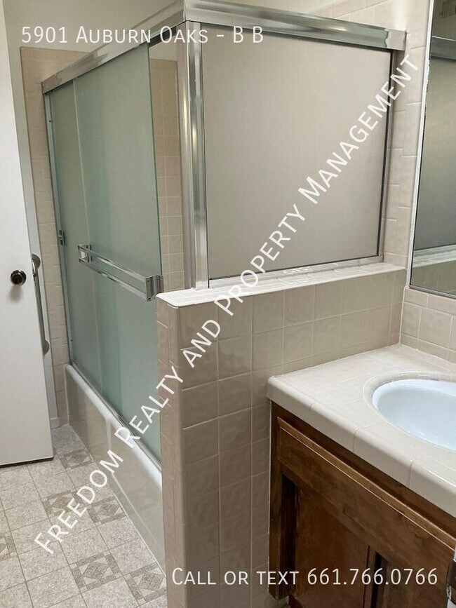 Building Photo - 5901 Auburn Oaks Dr