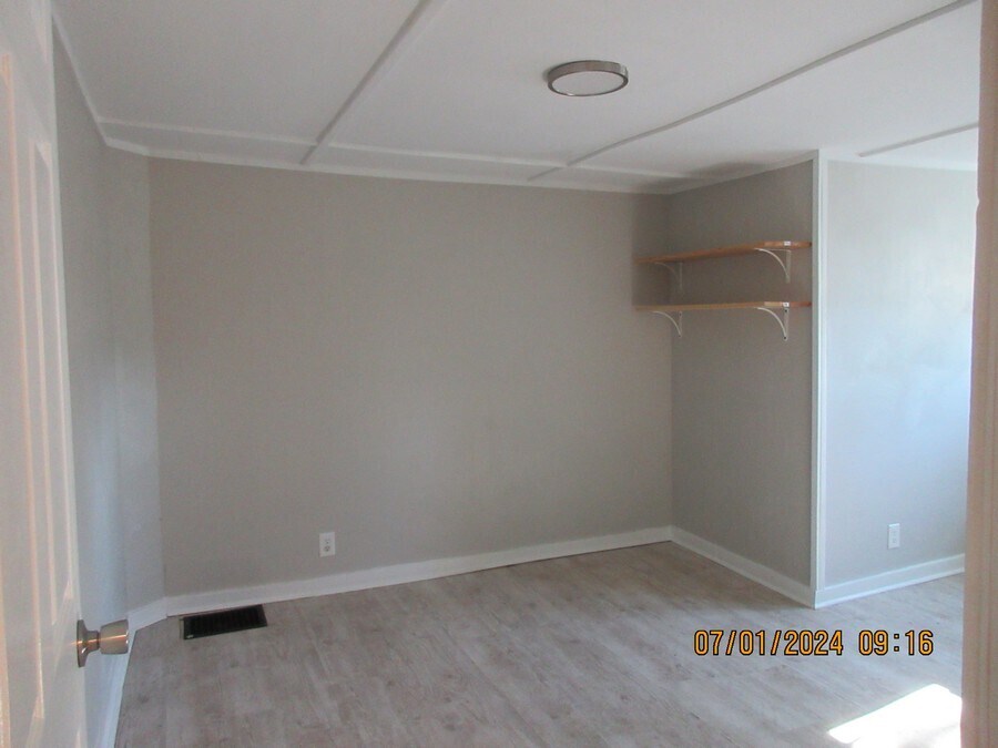 Building Photo - 202 W 3rd St