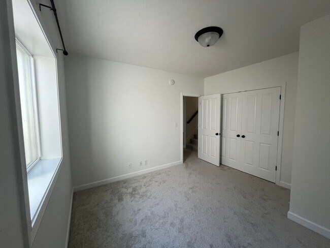 Building Photo - Luxury Custom-Built 6 Bedroom Home in West Lafayette with Finished Basement & Designer Features