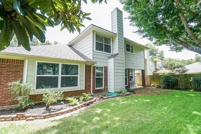 Building Photo - 210 Rolling Plains Dr