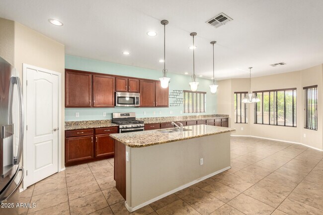 Building Photo - 2806 E Trigger Way