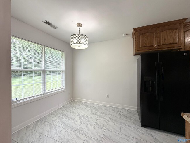 Building Photo - 322 Eagle Ridge Dr