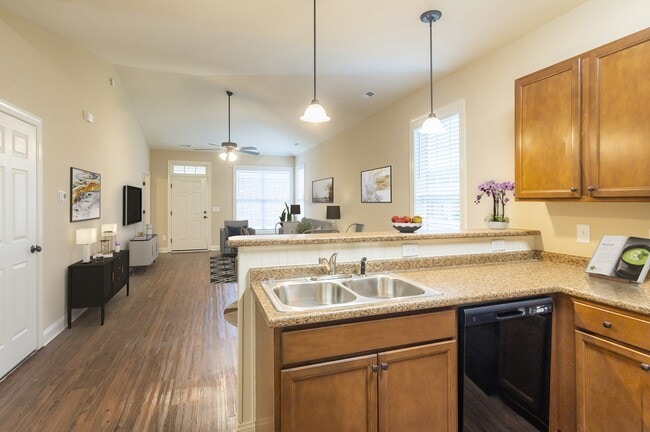 Building Photo - 51 Butler Commons Dr