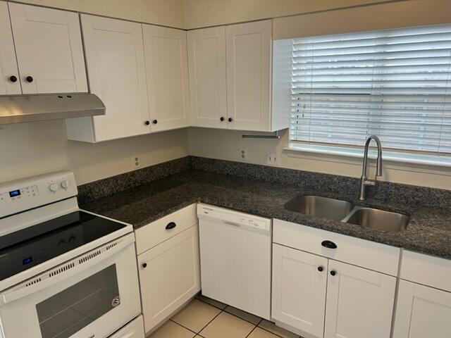 Building Photo - "Charming 2-Bedroom Retreat with Fort Walt...