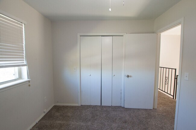 Building Photo - Gorgeous 4 Bed 2 Bath in Moore!