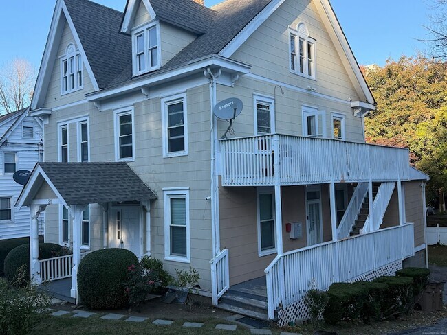 Building Photo - 211 Knickerbocker Ave