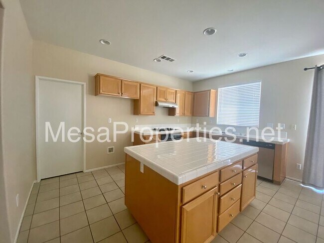 Building Photo - 13323 Somerset St