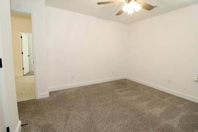 Building Photo - 1500 Ari Ave