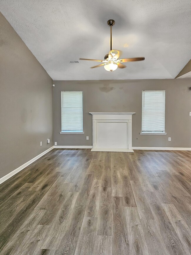 Building Photo - 7819 Taylor Cir
