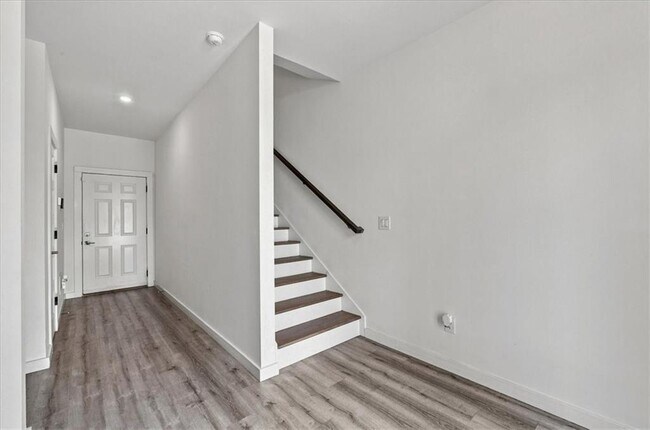 Building Photo - 1077 Glen Opal Dr