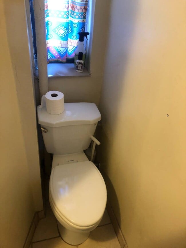 Building Photo - 124 Parrott Pl