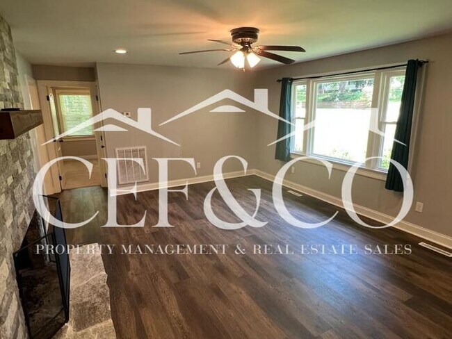 Building Photo - Beautiful 3 bedroom home available in Simpsonville