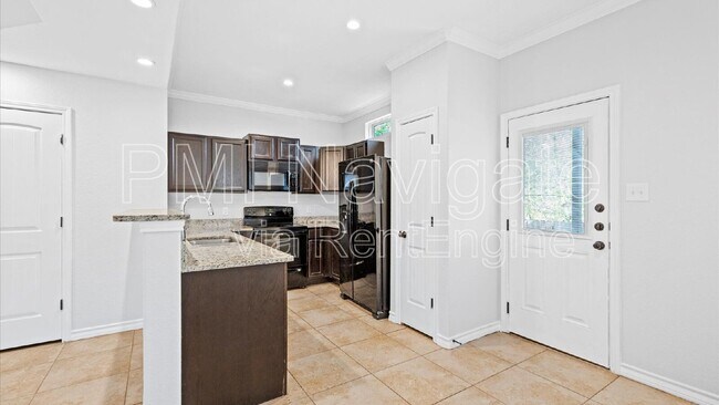 Building Photo - 6962 Lakeview Dr.