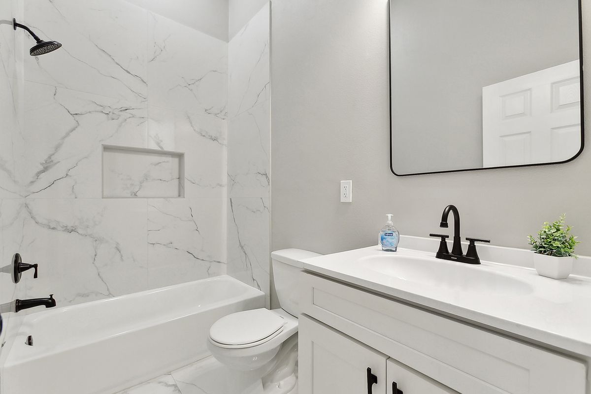 Building Photo - 2548 N Galvez St