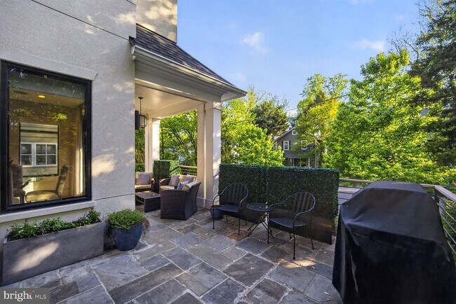 Building Photo - 5310 Dorsett Pl NW