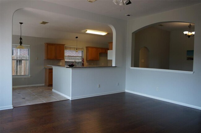 Building Photo - 3403 Stratford Manor Dr