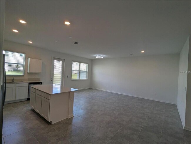 Building Photo - 77 Nine Iron Dr