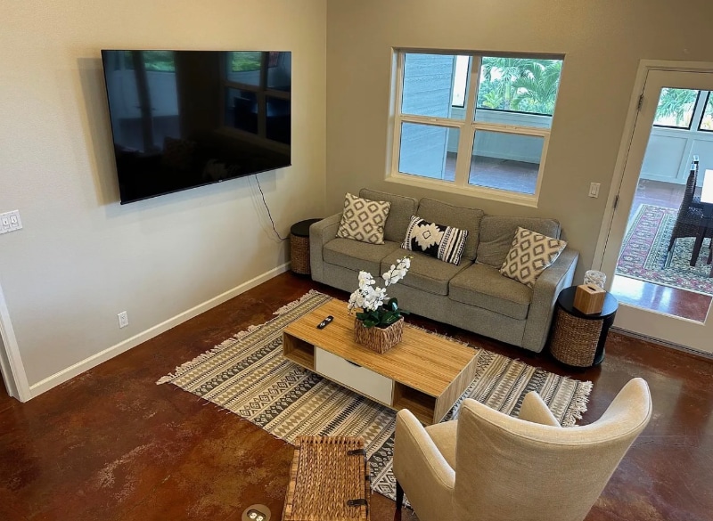 Building Photo - 118 E Huapala Pl