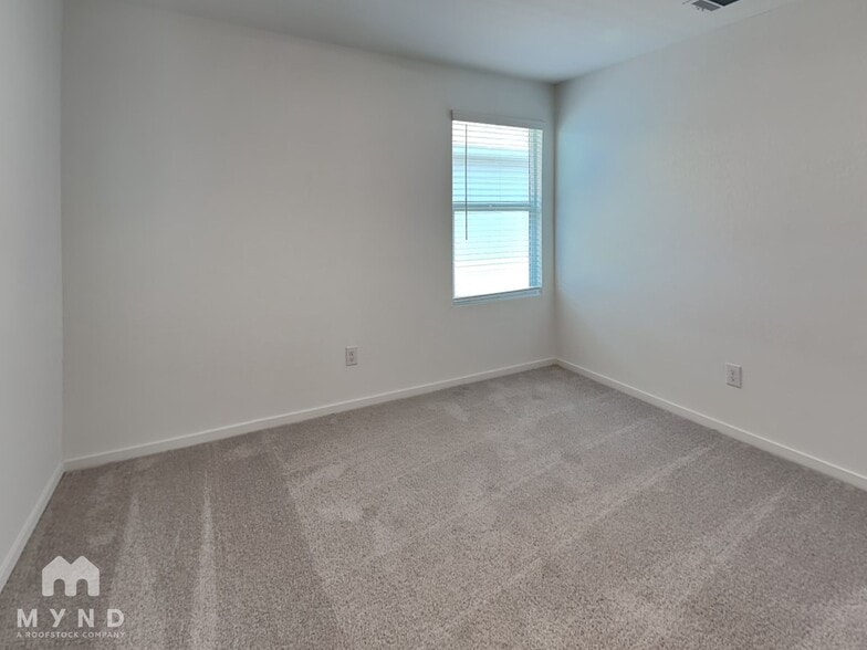 Building Photo - 328 Pacific Waters