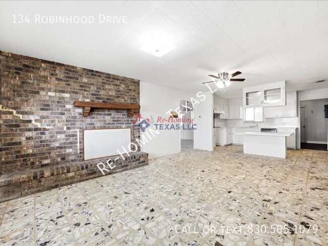 Building Photo - 134 Robinhood