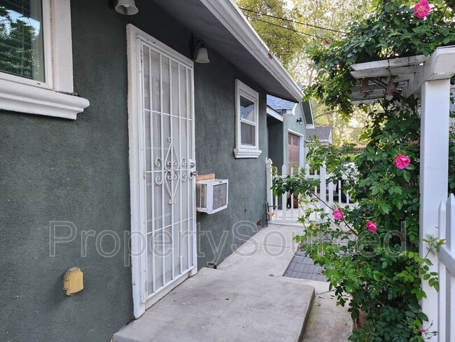 Building Photo - 155 Berverdor Ave