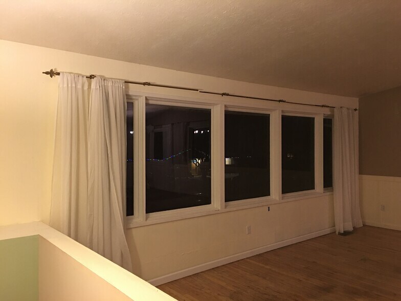 Upstairs Living Room - 3512 East Ben Burr Boulevard