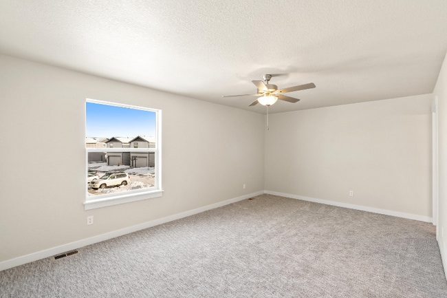 Building Photo - 226 E Chestnut St