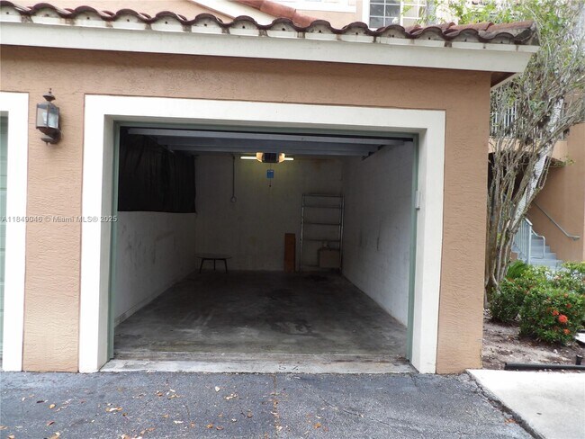 Building Photo - 4828 N State Rd 7