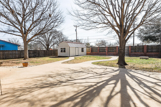 Building Photo - 3005 54th St