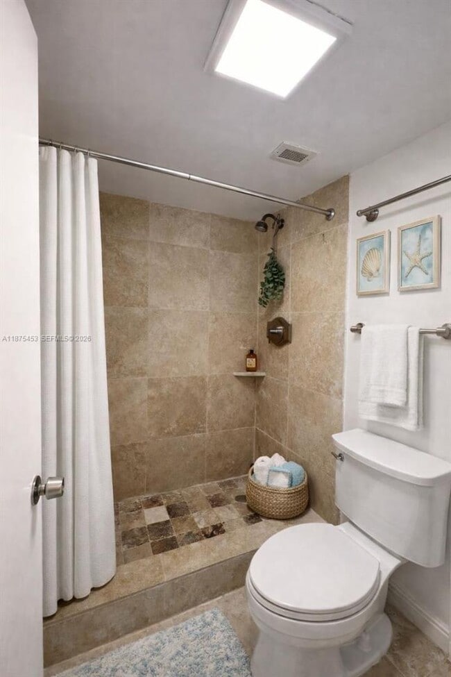 Building Photo - 500 Bayview Dr