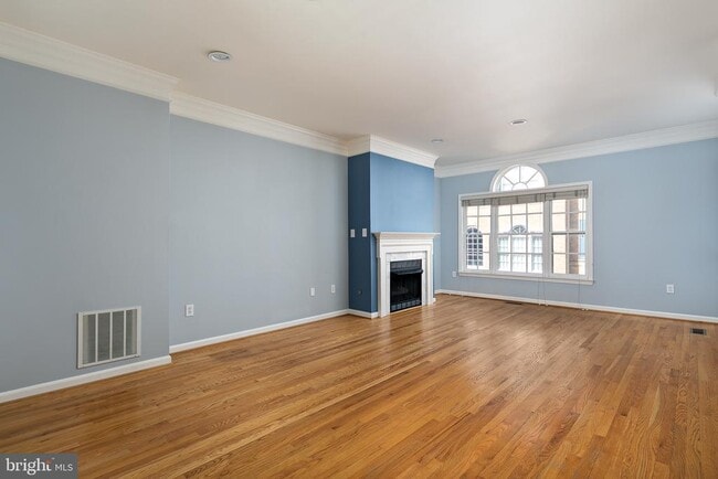 Building Photo - 1122 N Vernon St