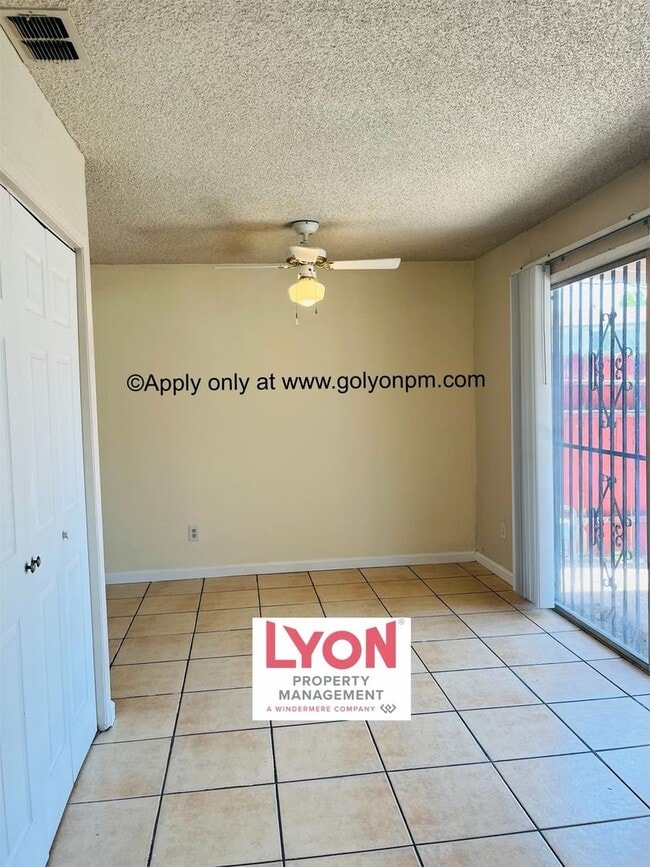 Building Photo - Darling, Spacious 3 bedroom Condo in beaut...