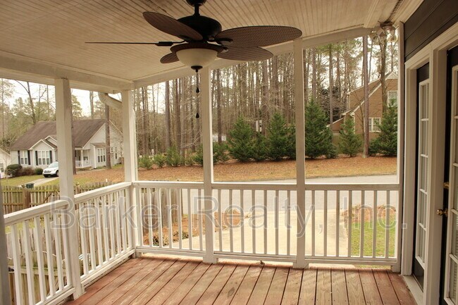 Building Photo - 905 Oakwater Dr