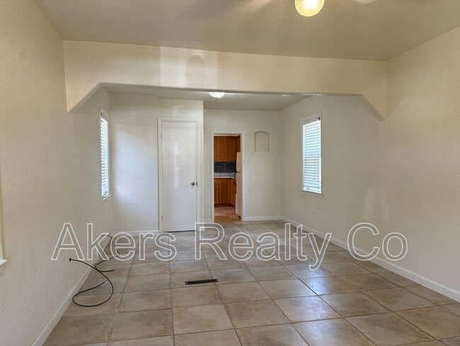 Building Photo - 1125 Mahren Ave