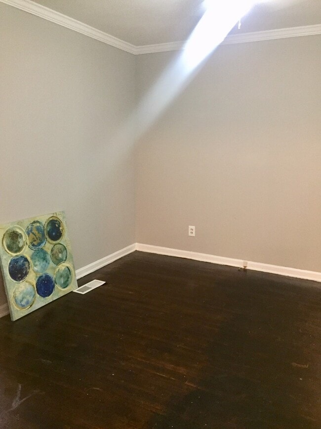 Building Photo - LARGE 3 bedroom + flex room,  2 bath home!!!