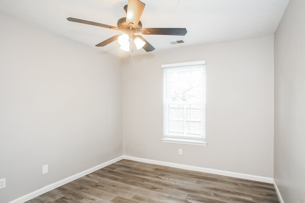 Building Photo - 5203 Pin Oak Dr