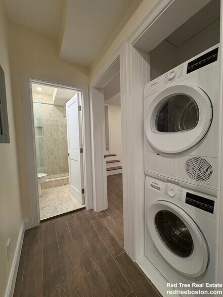 Building Photo - 1616 Beacon St