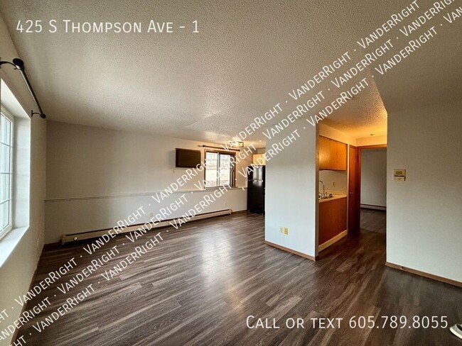 Primary Photo - Charming 1 Bedroom With Walk-In Closet!