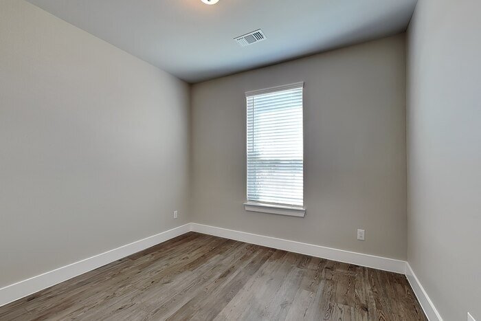 Building Photo - 1501 Marvin Gardens
