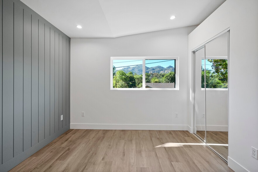 Building Photo - 10028 Shoup Ave