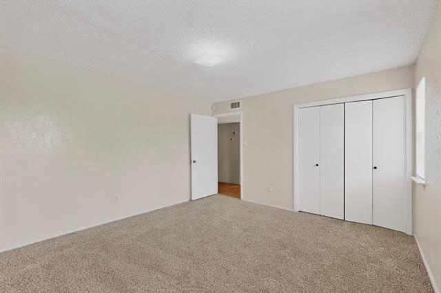 Building Photo - 703 E Shady Grove Rd