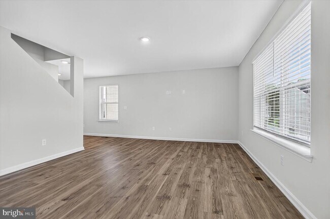 Building Photo - 3155 White Tail Dr