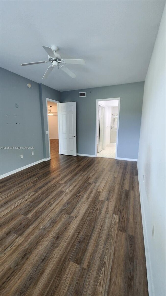 Building Photo - 3600 Oaks Clubhouse Dr