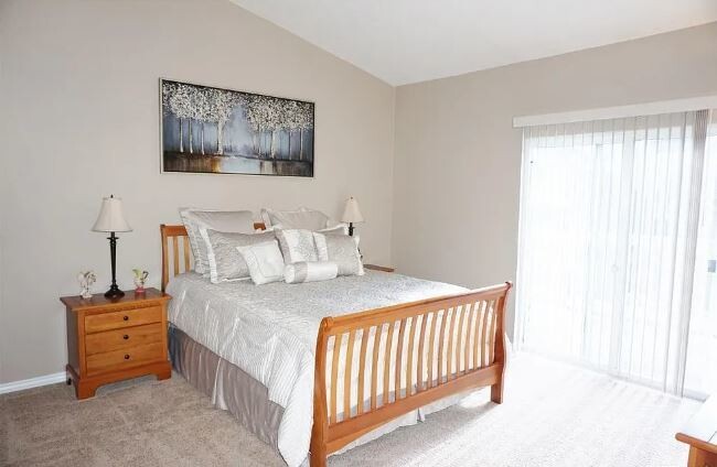 Building Photo - Beautifully Updated Townhome with Attached...