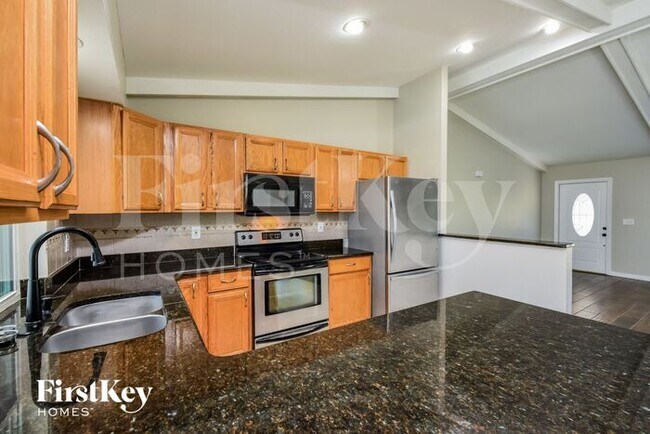 Building Photo - 406 SE 10th Ave