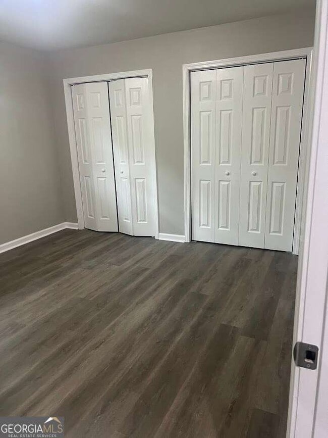 Building Photo - 1996 Chestnut Log Dr