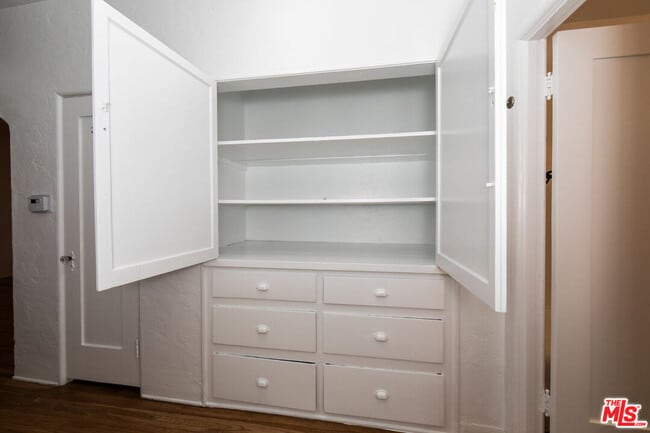 Building Photo - 1117 Longwood Pl