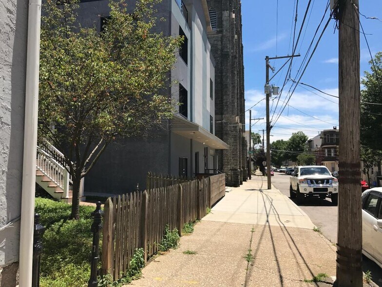 Building Photo - 3863 Terrace St