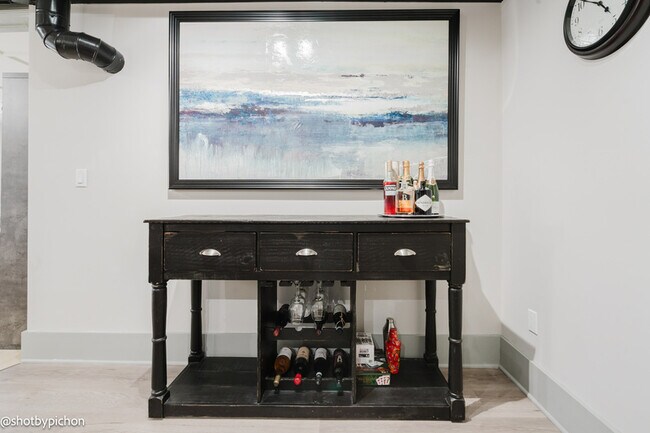 Building Photo - 4 Raymond Ave