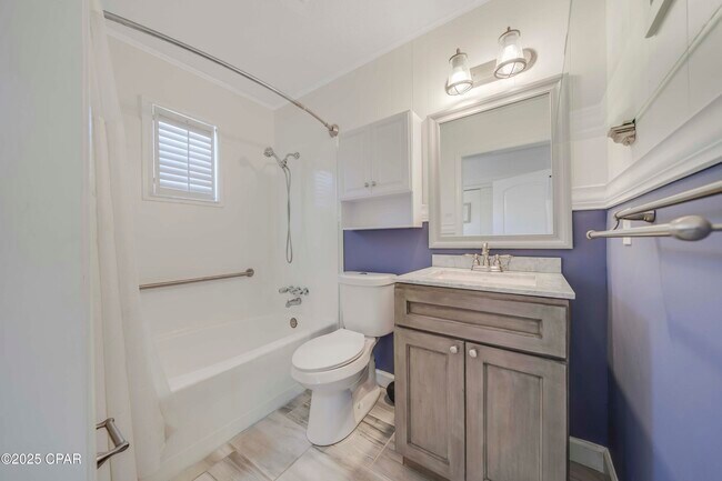 Building Photo - 205 Sunset Ln